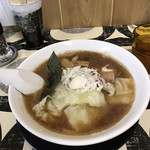 寺カフェ 中華そば水加美 - ワンタン麺（魚介、平打）