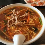 青山餃子房 - まず酸辣湯麺が登場