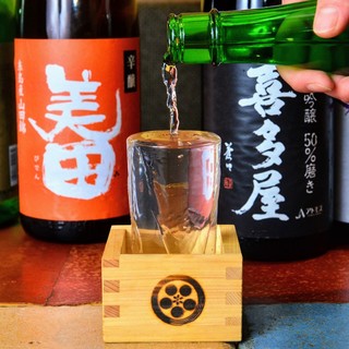 Carefully selected monthly [Many branded shochu, wine, and various local sake available]