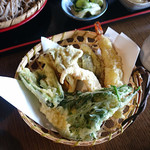 蕎麦処たつの - まいたけ天ぷら　300円
