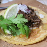 ◆Tacos with beef tendon and green chili peppers