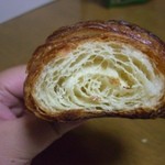 パティスリー リエルグ - クロワッサン　断面　再訪４