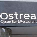 オストレア oysterbar&restaurant - 看板