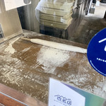 本格手打うどん はゆか - 実演コーナー。