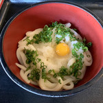 ヨコクラうどん - うずらの生卵は気にならない。むしろ、爽やかなうどんに合う。