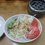 伊勢屋酒店 - サラダ付き。