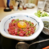 牛刺しと焼肉 仔虎 クリスロード店 - ユッケ丼