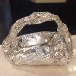 鉄板焼き ステーキ 湛山 - 貝殻はバッグみたいに包んでくれました～