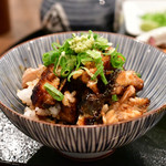 ひつまぶし 稲生 - 【上ひつまぶし（肝吸付き）@3,480円】取り分けて。