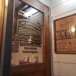 BOSSA BURGER - 店舗は2Fにある