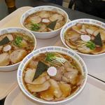 天空 - 右がチャーシュー、左がワンタン