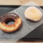 Mister donut - チョコファッション１４０円、エンゼルクリーム１２９円（いずれも税込）