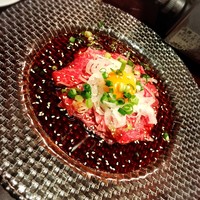 焼肉 にくだらけ - 和牛炙りユッケ