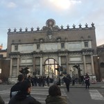 Rosati - ポポロ門です　ローマの玄関口で関税の役目も担っていたそうですよ　装飾はベルニーニです