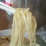 ラーメン 木曜日 - ストレートの自家製麺(美味)
      (リフト担当:傷だらけ後輩)