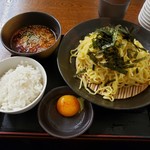 やったろうじゃん - ピリ辛とろそば(夏期限定) ご飯セット¥750