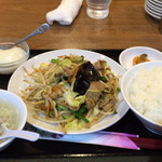 餃子酒場 - 豚肉と野菜炒め定食 650円