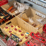 ファームトゥテーブル マーケット - 2019.5 くるみ庵特製手作り 信州サーモンのスモーク（1,296円）、牛たん燻（ぎゅうたんくん）ガーリックバター風味（877円）など