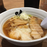 酒田ラーメン 花鳥風月 - ふわとろ海老ワンタンメン