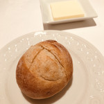 カランドリエ - 温かく、もっちりした天然酵母パン。食べすぎ注意
      (*^◯^*)