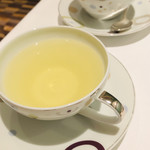 カランドリエ - 食後のミントティーをさっぱりと。カランドリエ オリジナルのカップ&ソーサーが可愛い！(๑>◡<๑)♡