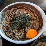 つけそば　周庵 - 麺側に生卵を