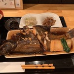 居魚屋 うおはん - 