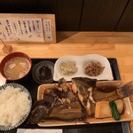 居魚屋 うおはん - 