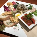 コンバイン - おまかせ前菜盛り合わせ 1,200円