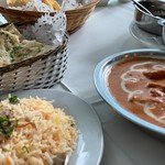 Bombay Palace Restaurant - バスマティライスとバターチキンカレー