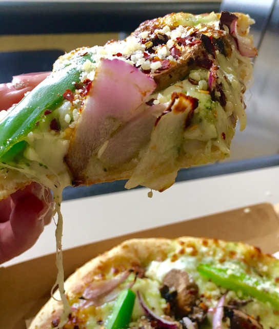 Torn Basil Pizza - ホノルル空港(HNL)周辺/ピザ | 食べログ