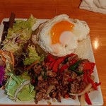 ラーメン居酒屋 ポカラ - ガパオライスご飯大盛り