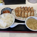 餃子の王将 - 「餃子定食」680円（税別）734円（税込）