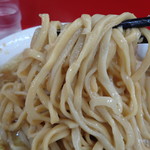 ラーメン二郎 - 茹で時間は結構短い！けど絶妙な柔らかさ！