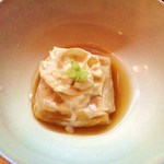 天ぷら たけうち - 生湯葉と焼胡麻豆腐　このような一品で技術の高さがわかります