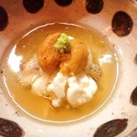 天ぷら たけうち - 真鯛　雲丹　鱈白子の蕪蒸し　出汁の旨さが際立ちます