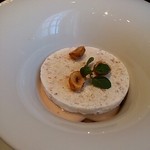 ガストロノミー ジョエル・ロブション - マロンの軽いクリーム ラム酒のジュレとミルクのアイスを包み込んで