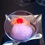 ガストロノミー ジョエル・ロブション - グァバのグラニテとライチのジュレ バラの香りでまとめて