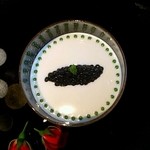 ガストロノミー ジョエル・ロブション - 特選生雲丹 甲殻類のジュレになめらかなカリフラワーのクレーム　キャビアをのせて