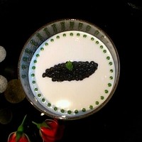 ガストロノミー ジョエル・ロブション - 特選生雲丹 甲殻類のジュレになめらかなカリフラワーのクレーム　キャビアをのせて