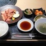 Yakiniku Toraji - 黒毛和牛”生”かルビ切り落とし御膳