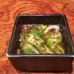 さば銀 - お通しは、オクラとミョウガの和え物。初夏を感じます。