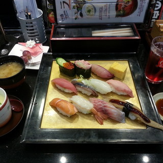 独楽寿司 八王子鑓水店 こまずし 相原 回転寿司 食べログ