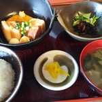 ニッポン小町   - 今日の日替り・限定5食の「豚角煮定食」850円