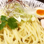 ちゅるり - 濃厚魚介牛骨つけ麺（麺）