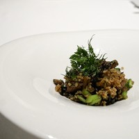 カンテサンス - ⑦フォアグラとクスクス
                      フォアグラ・クスクス・芹・茸
                      クスクスにしっかり味が染みている。芹の香りが強め