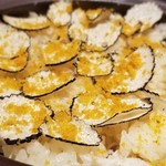 馳走 啐啄一十  - (20)夏トリュフご飯、毛蟹入り、唐墨掛け(プレーン)
      夏トリュフの艶やかな薫りが立ち昇って来ます
      口腔内が薫りで溢れ、満ち足りた気持ちになります
      旨塩な唐墨が味わいに深みを加えます