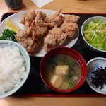 雛どり - 鶏唐揚げ定食（900円）
            