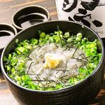 生小沙丁魚蓋飯