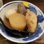 金魚屋 - おでんの大根、こんにゃく、たまご、もち巾着